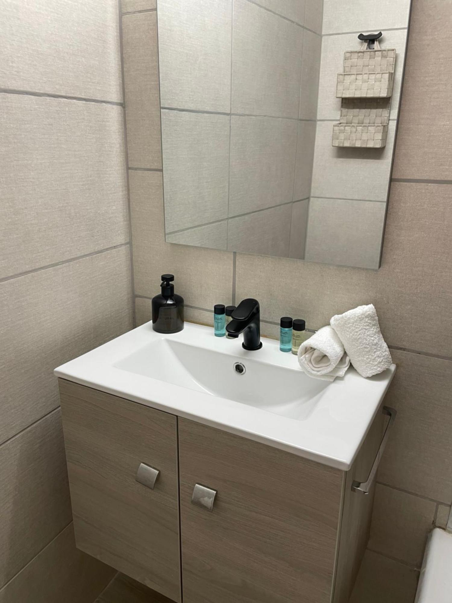 Vivian Modern Apartment Афіни Екстер'єр фото